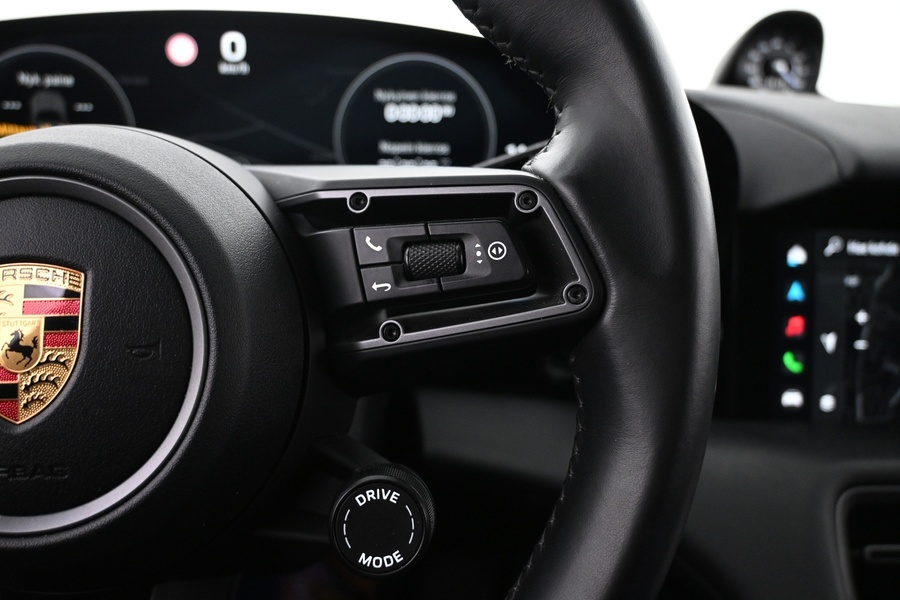 Porsche Taycan vaihtoauto
