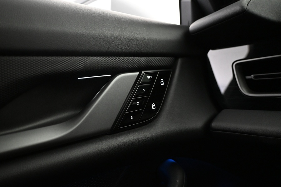 Porsche Taycan vaihtoauto