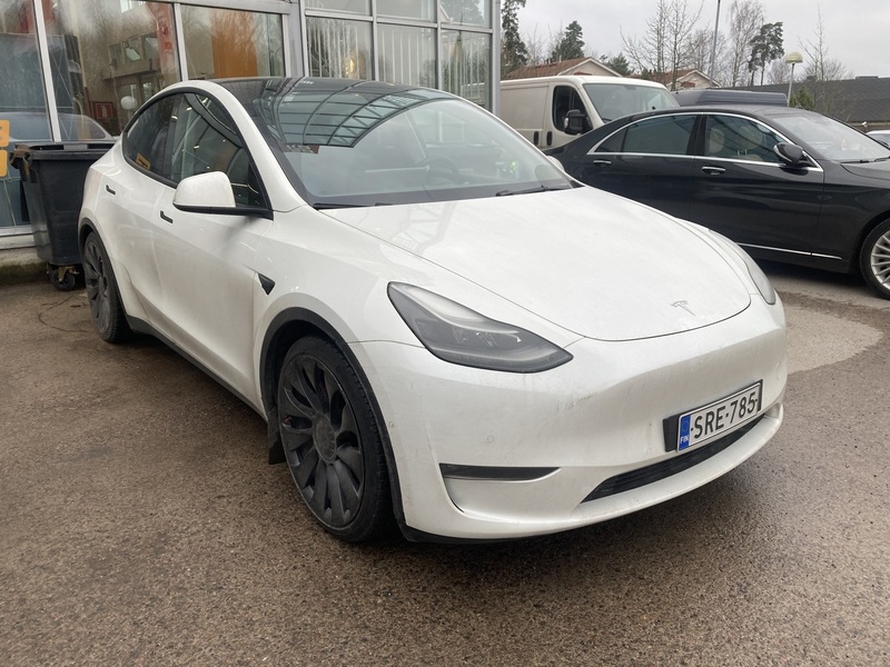 Tesla Model Y vaihtoauto