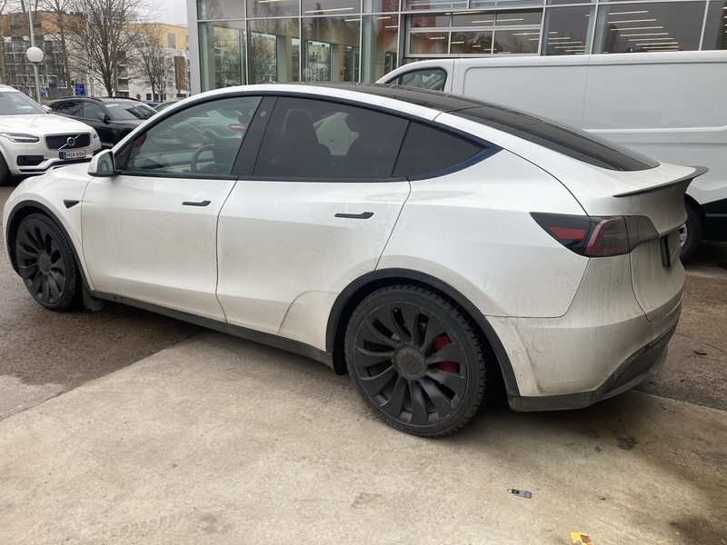 Tesla Model Y vaihtoauto