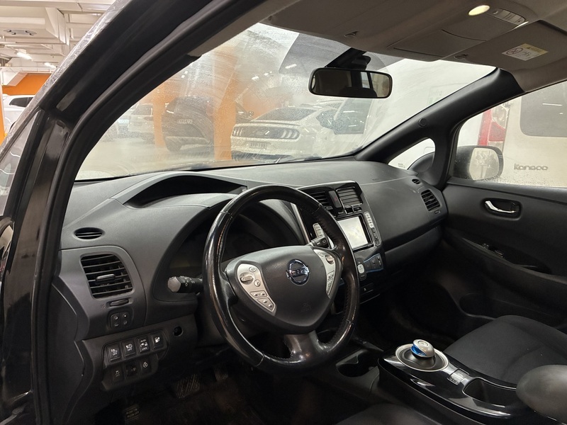 Nissan Leaf vaihtoauto