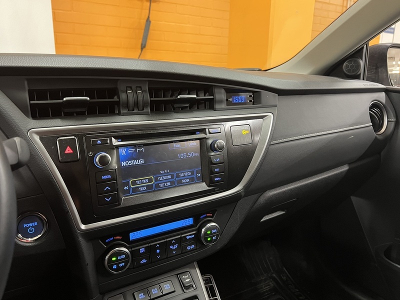 Toyota Auris vaihtoauto