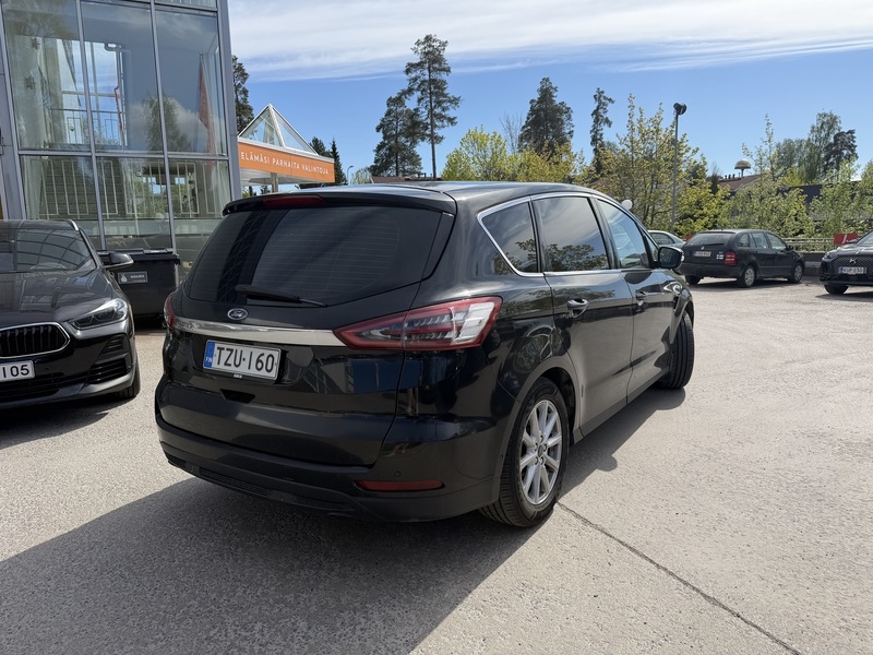 Ford S-MAX vaihtoauto