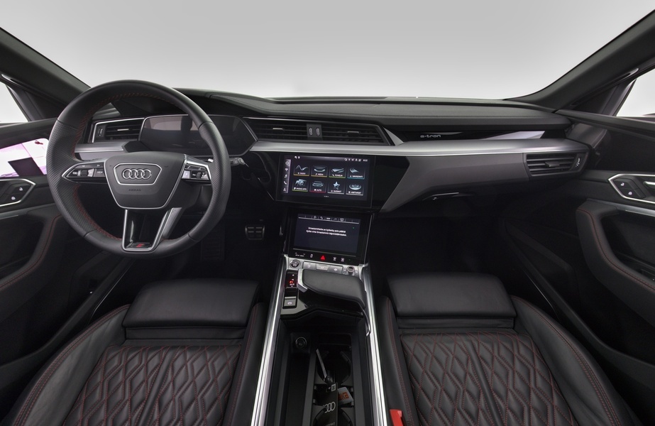 Audi Q8 e-tron vaihtoauto