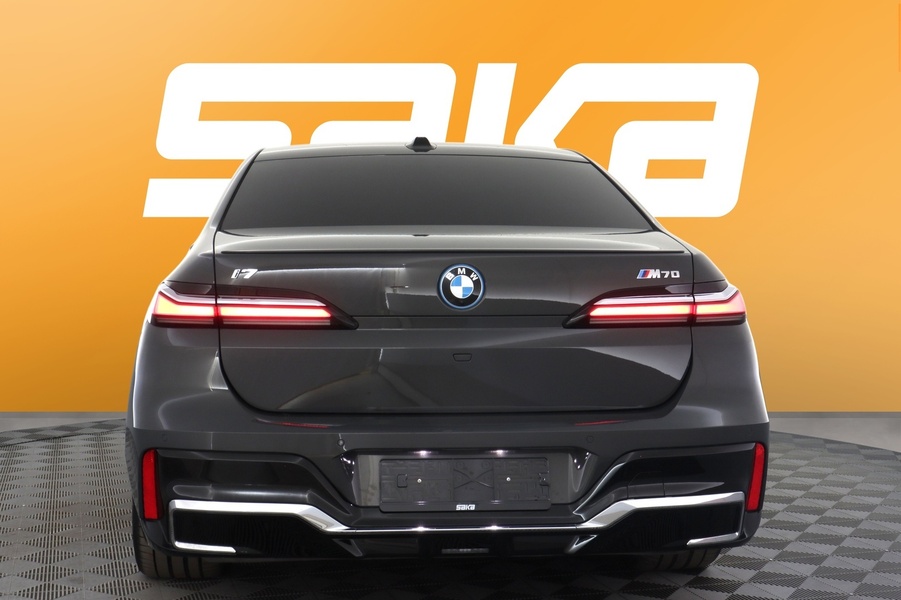BMW i7 vaihtoauto