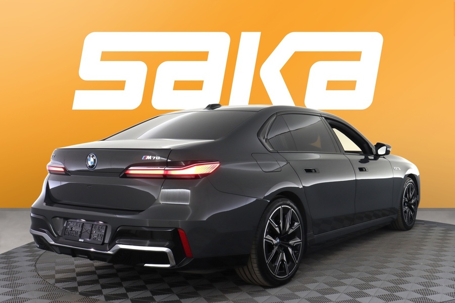 BMW i7 vaihtoauto