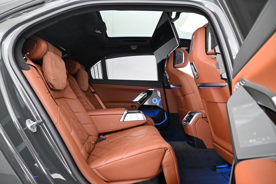 BMW i7 vaihtoauto