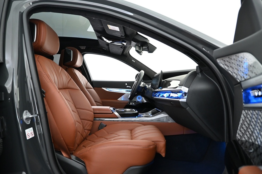 BMW i7 vaihtoauto