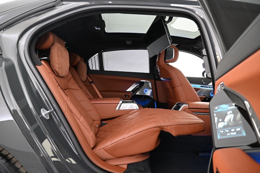 BMW i7 vaihtoauto