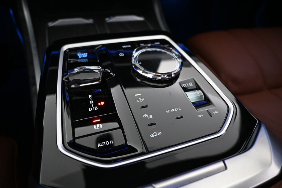 BMW i7 vaihtoauto