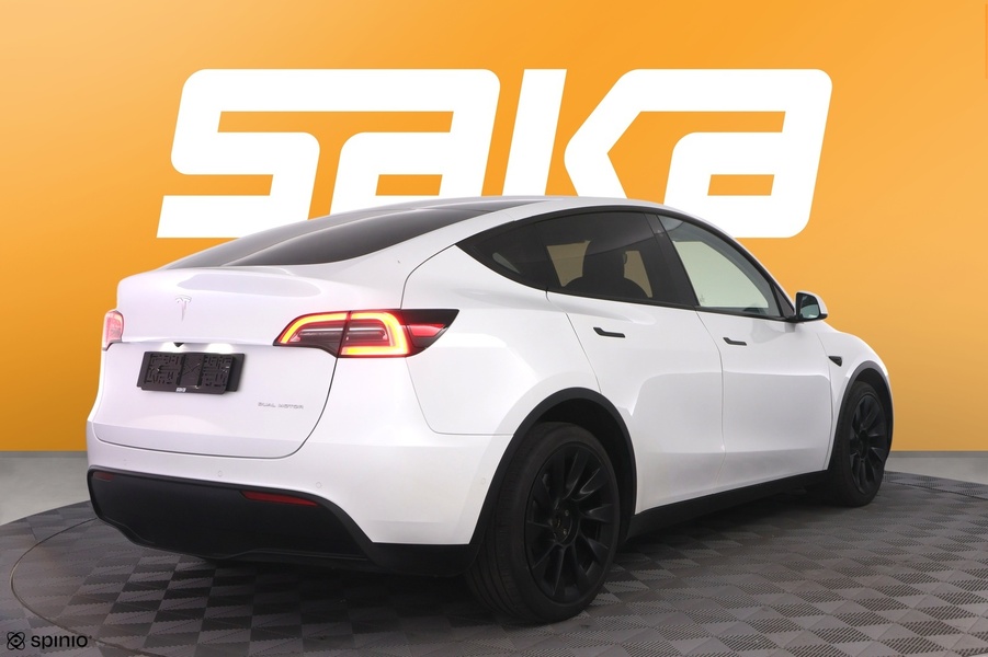Tesla Model Y vaihtoauto