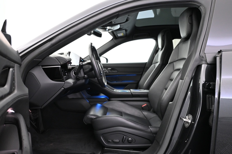 Porsche Taycan vaihtoauto