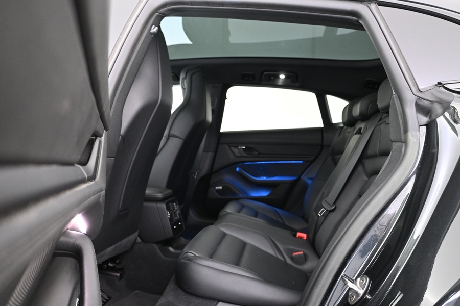 Porsche Taycan vaihtoauto