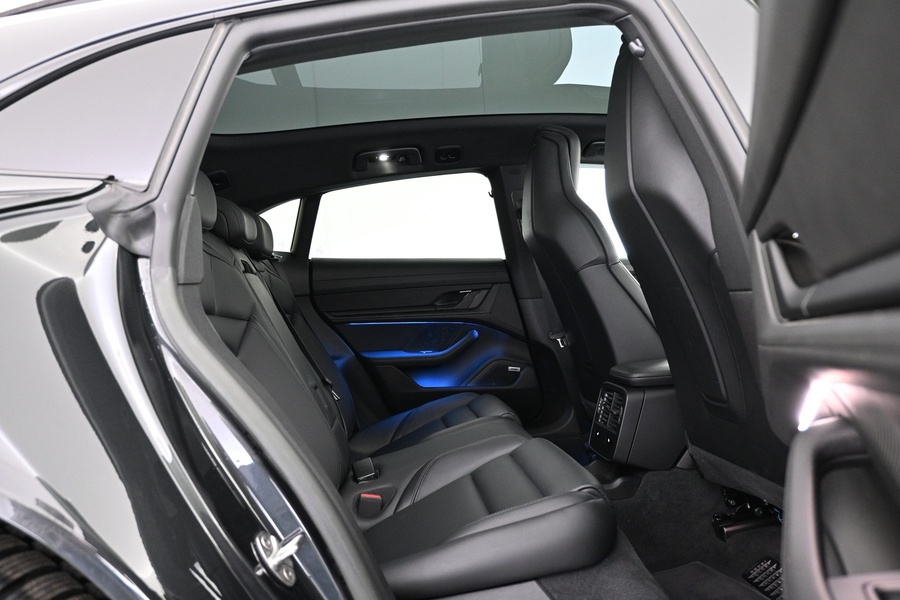 Porsche Taycan vaihtoauto