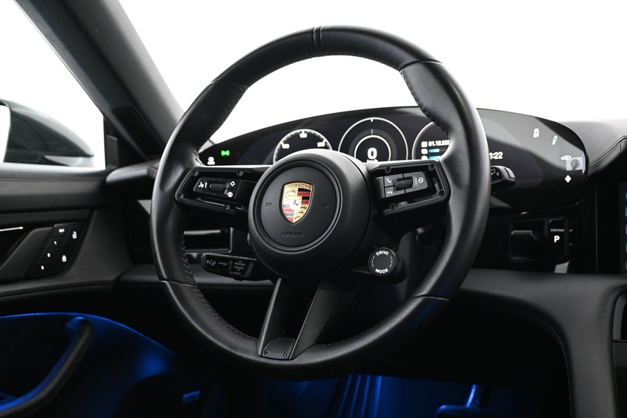 Porsche Taycan vaihtoauto