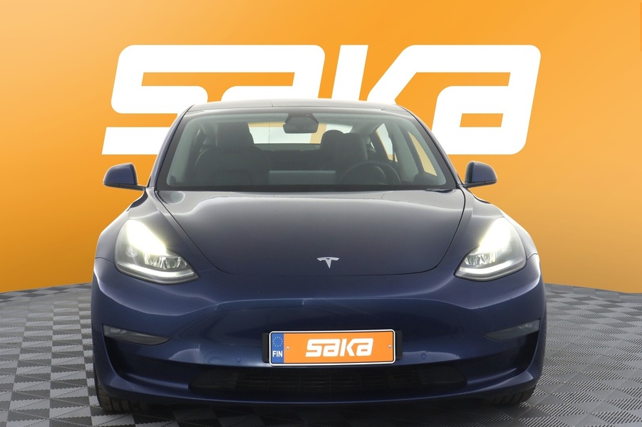 Tesla Model 3 vaihtoauto