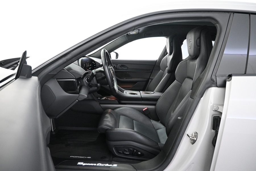 Porsche Taycan vaihtoauto