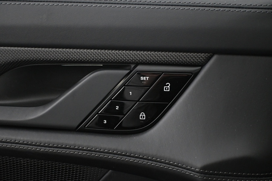 Porsche Taycan vaihtoauto