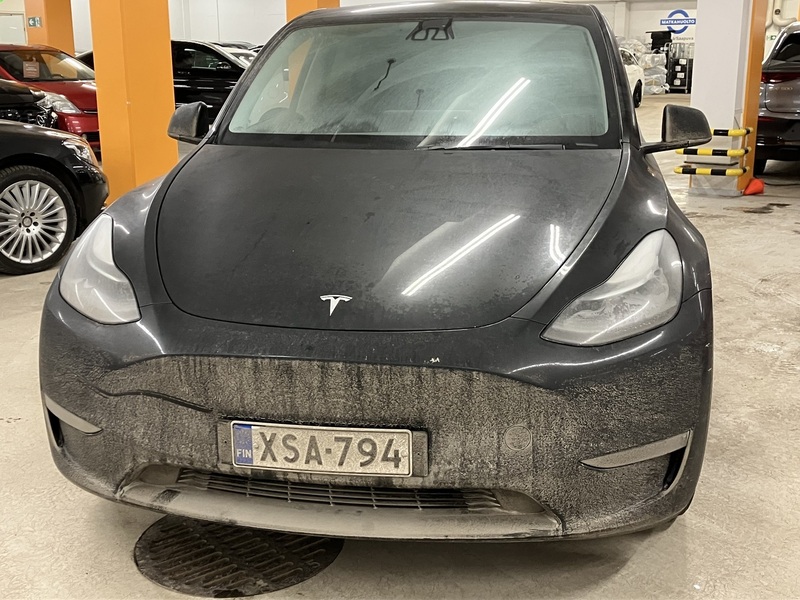 Tesla Model Y vaihtoauto