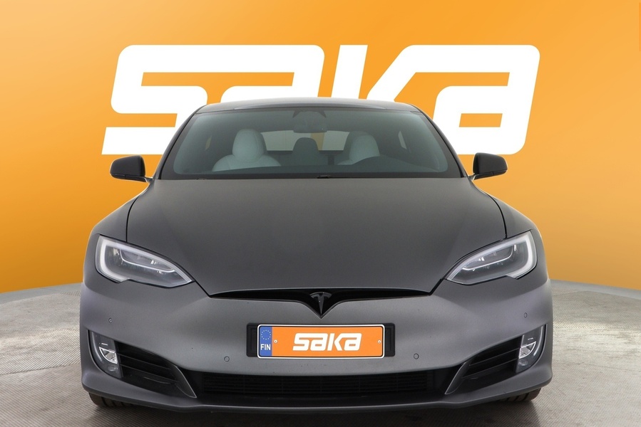 Tesla Model S vaihtoauto