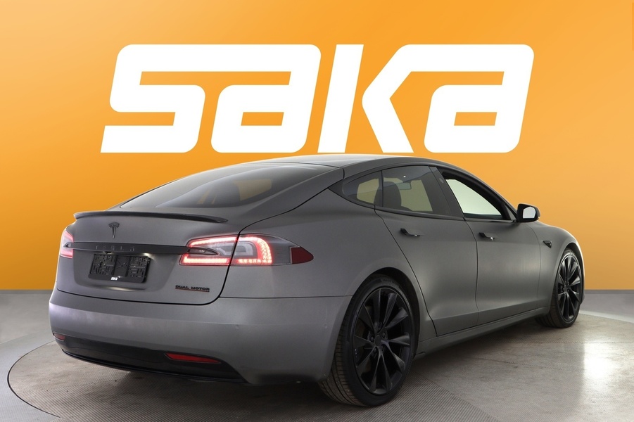 Tesla Model S vaihtoauto