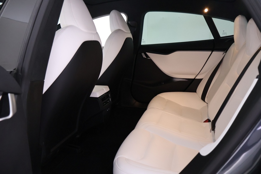 Tesla Model S vaihtoauto