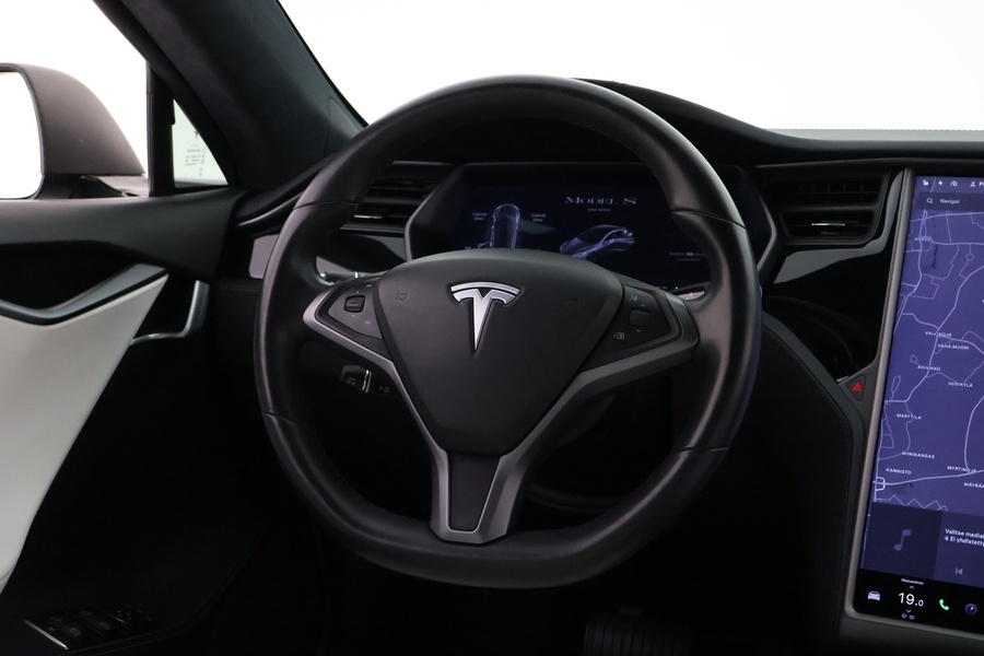 Tesla Model S vaihtoauto