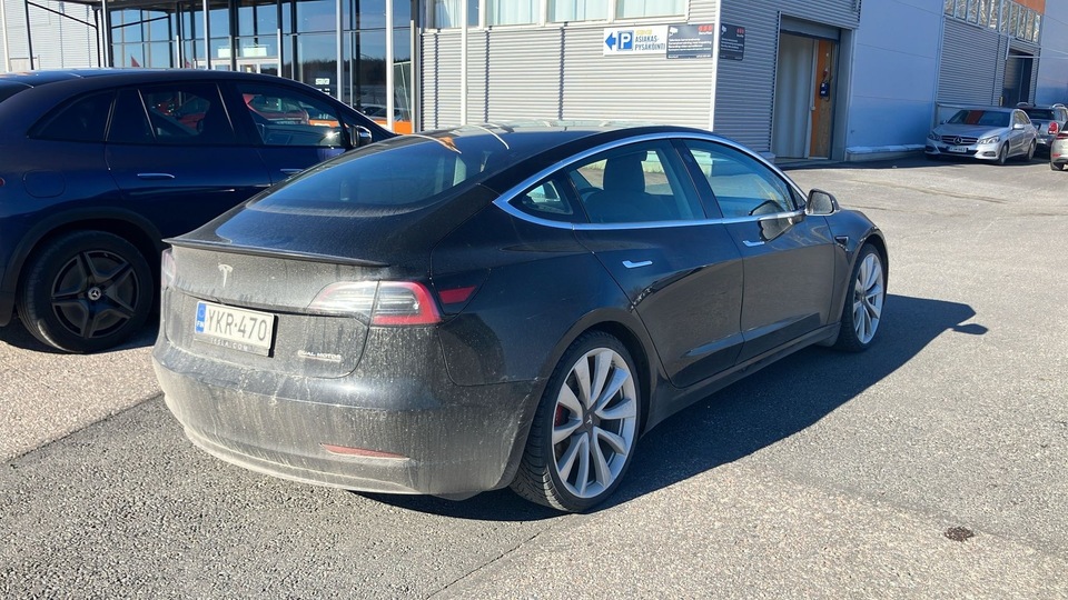 Tesla Model 3 vaihtoauto