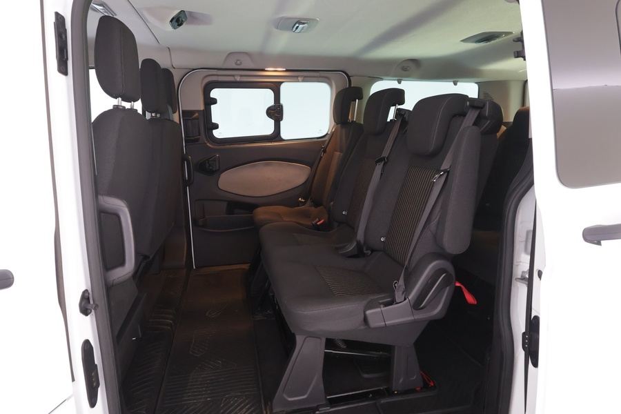 Ford Tourneo Custom vaihtoauto