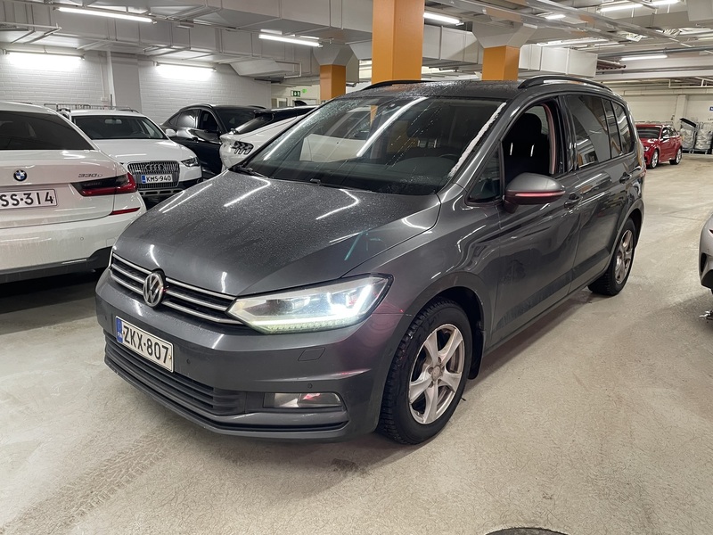 Volkswagen Touran vaihtoauto