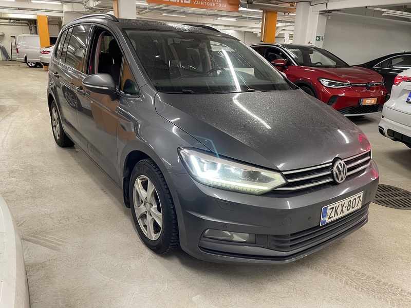 Volkswagen Touran vaihtoauto