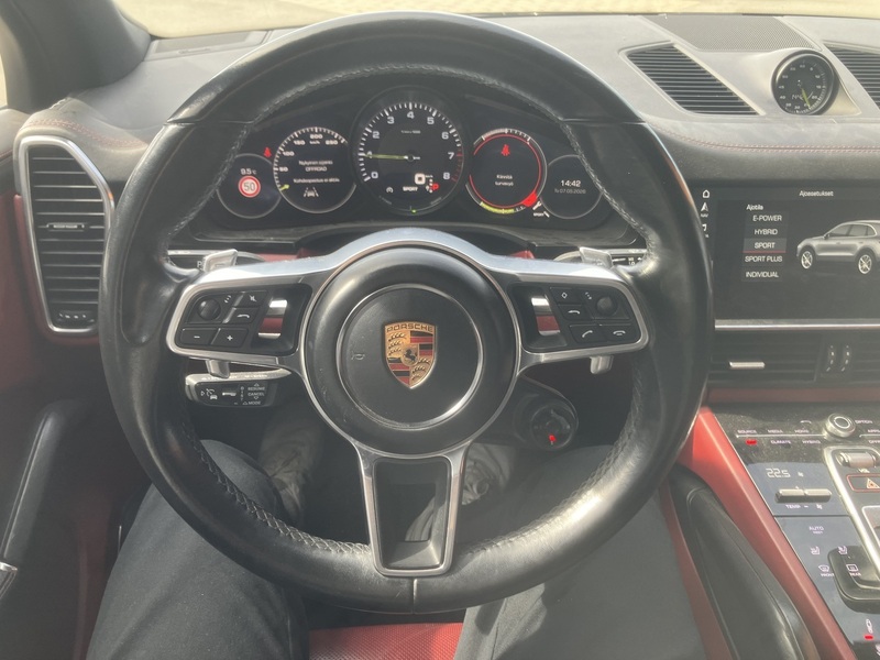 Porsche Cayenne vaihtoauto