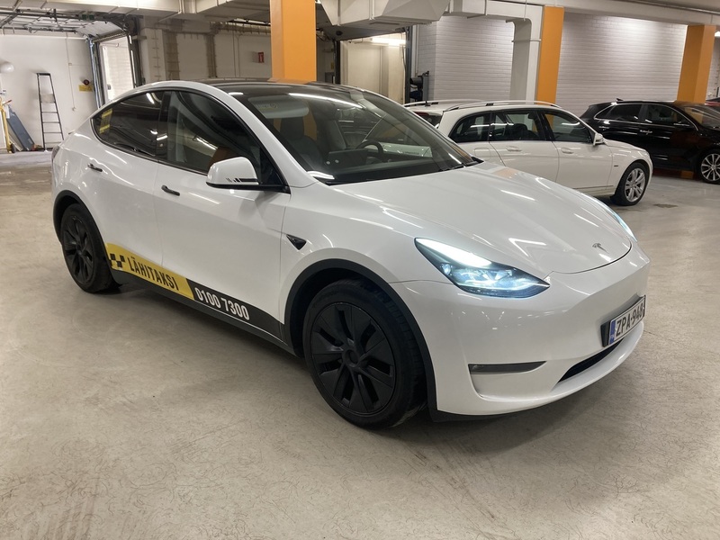 Tesla Model Y vaihtoauto