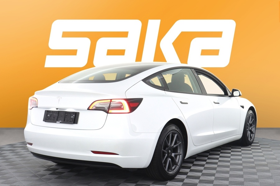 Tesla Model 3 vaihtoauto