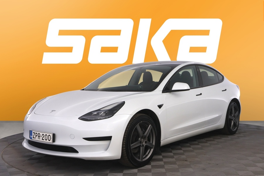 Tesla Model 3 vaihtoauto