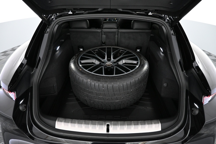 Porsche Taycan vaihtoauto