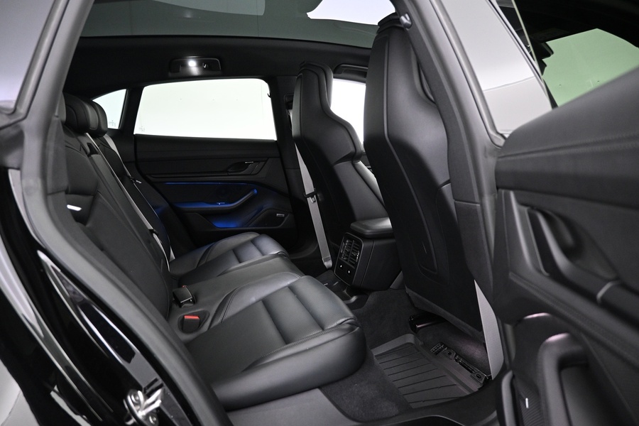 Porsche Taycan vaihtoauto