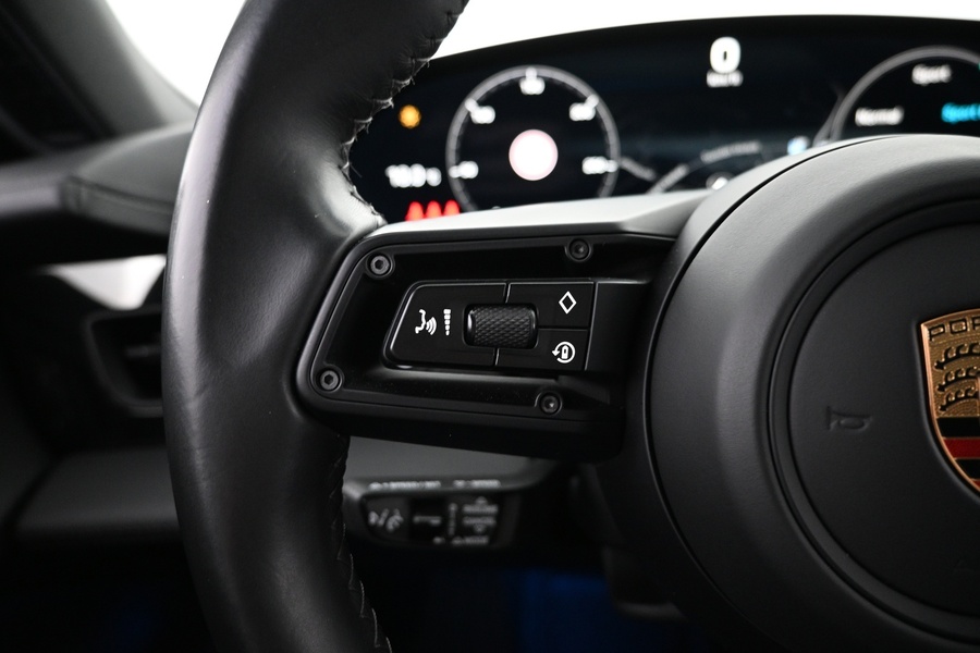 Porsche Taycan vaihtoauto