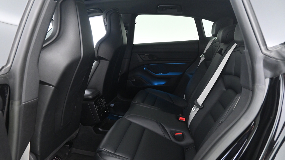 Porsche Taycan vaihtoauto