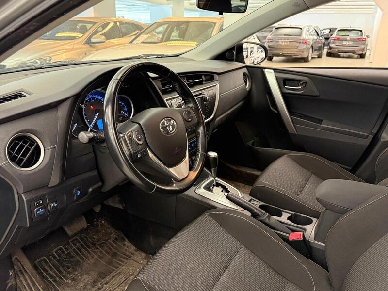 Toyota Auris vaihtoauto