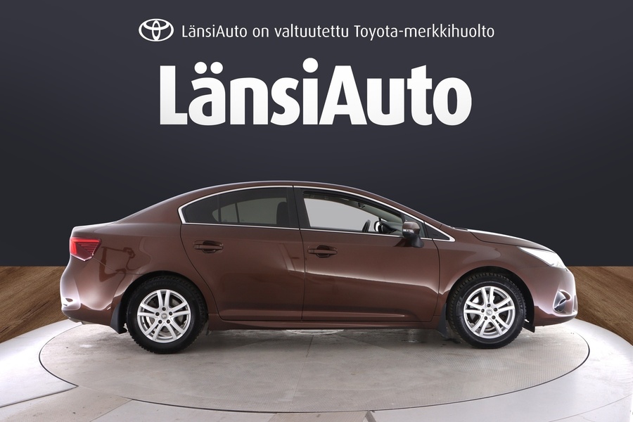 Toyota Avensis vaihtoauto