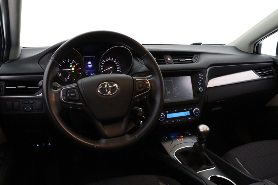 Toyota Avensis vaihtoauto