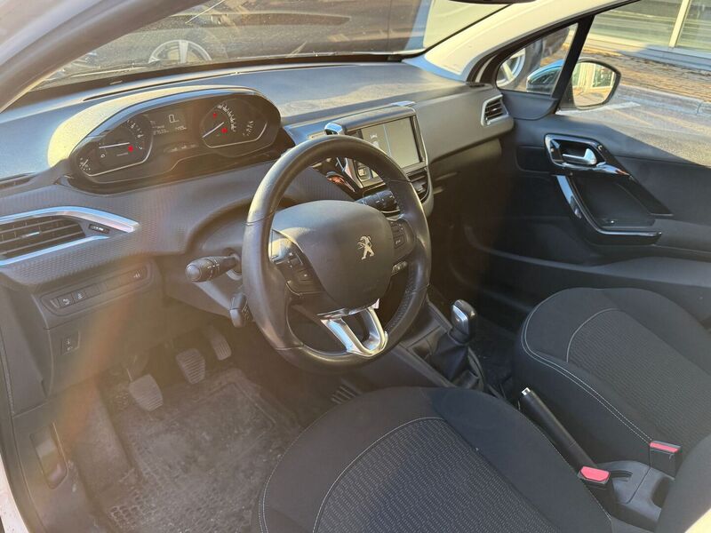 Peugeot 208 vaihtoauto