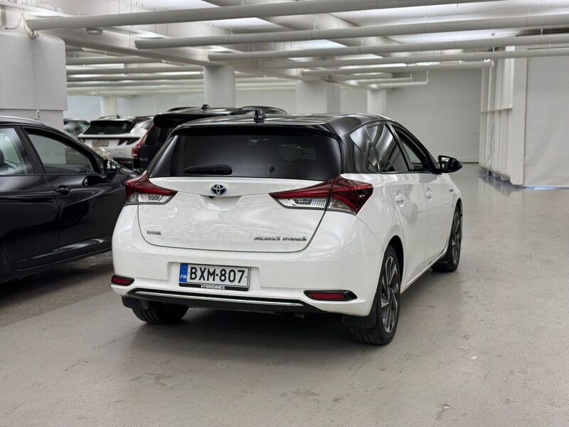 Toyota Auris vaihtoauto