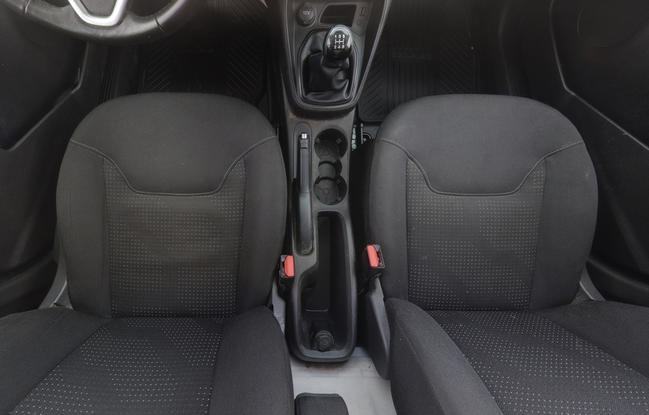 Ford Transit Courier vaihtoauto