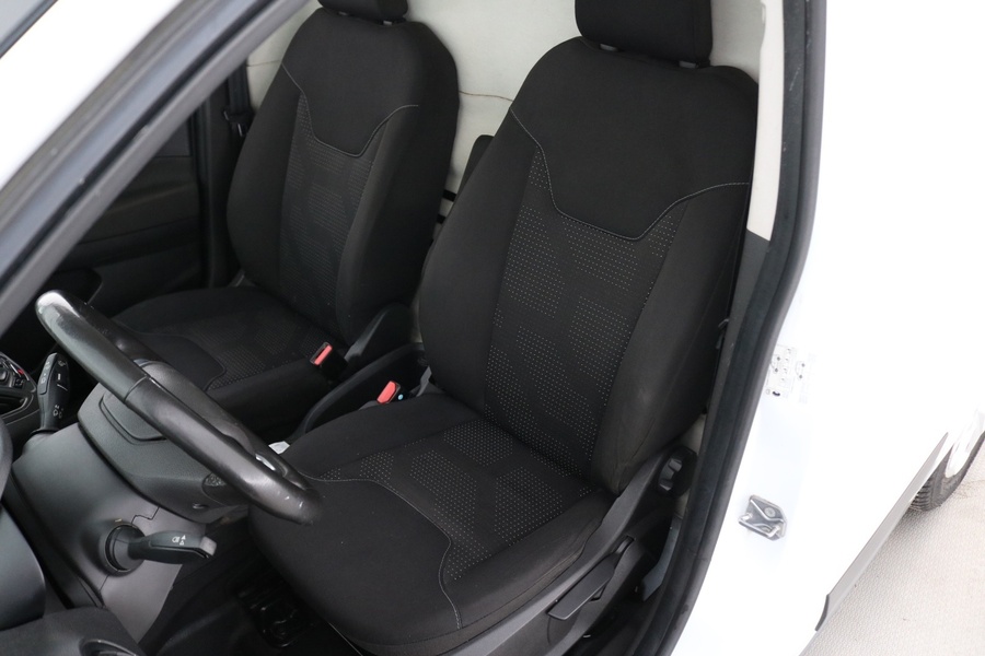 Ford Transit Courier vaihtoauto