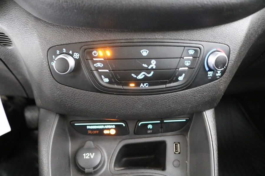 Ford Transit Courier vaihtoauto