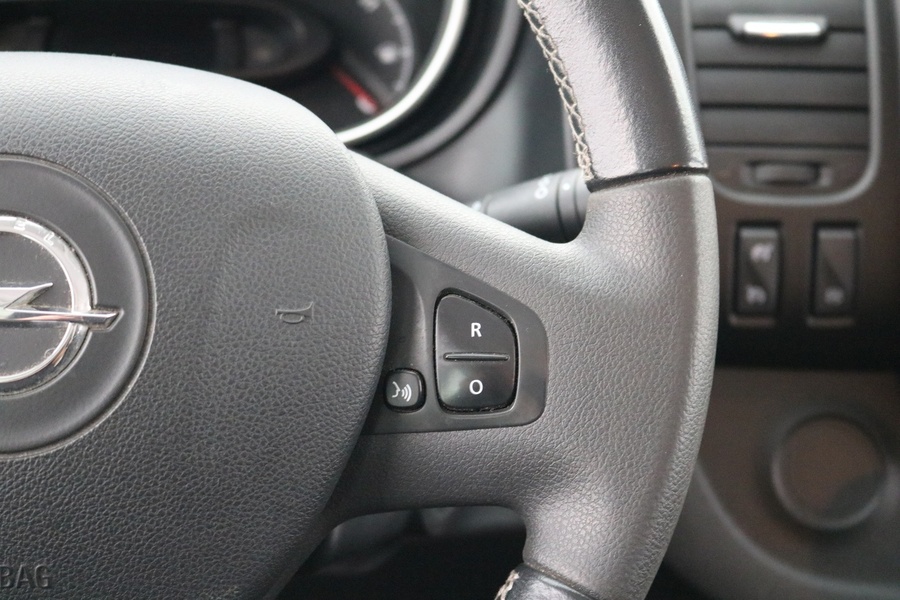 Opel Vivaro vaihtoauto