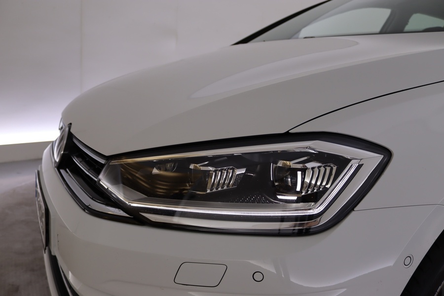 Volkswagen Golf Sportsvan vaihtoauto