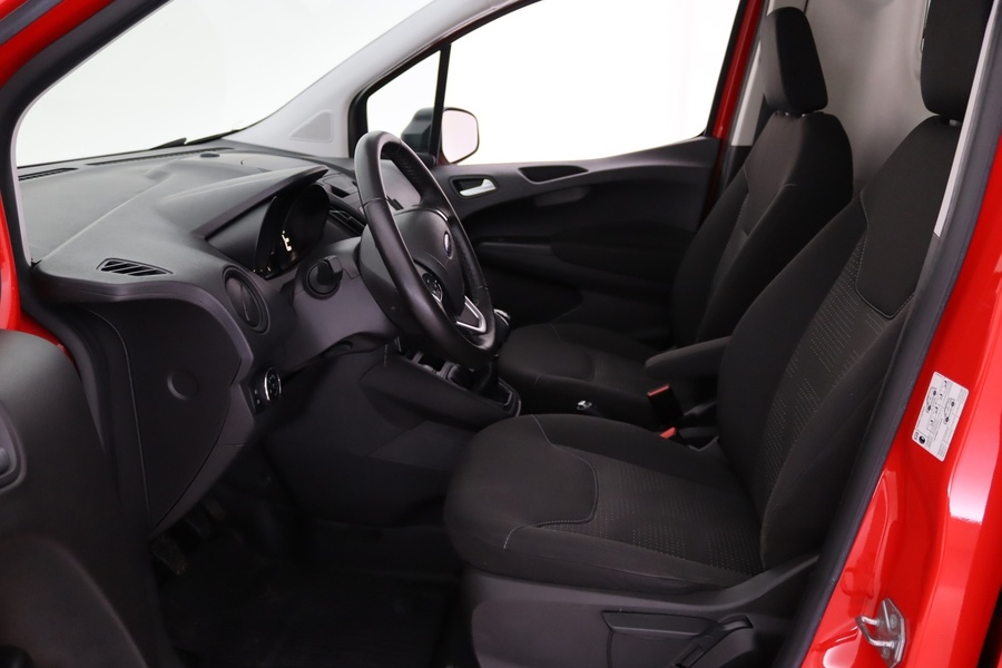 Ford Transit Courier vaihtoauto